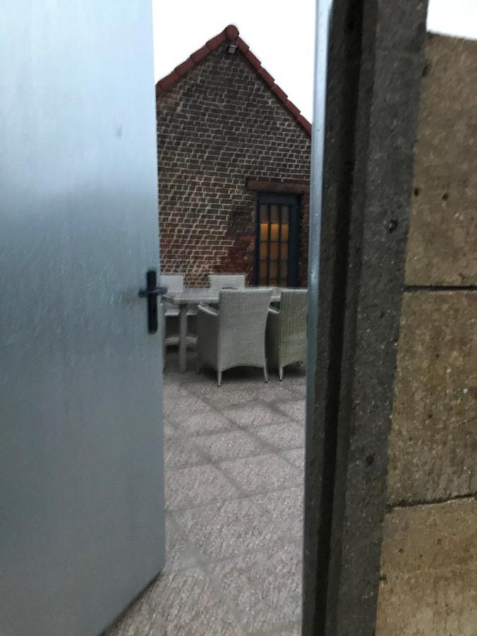 La Cabane Du Chasseur Flines-Les-Mortagne Bagian luar foto